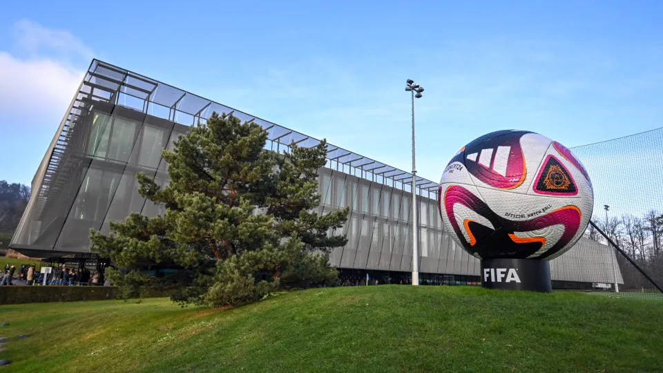 Sorteio raro e 'preços exorbitantes' afastam brasileiros da Copa-2026