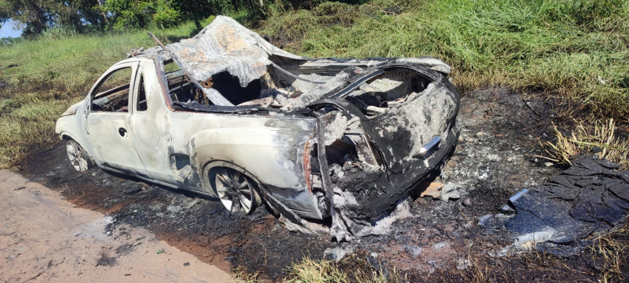 Incêndio destrói carro funerário no trecho entre Alfenas e Paraguaçu