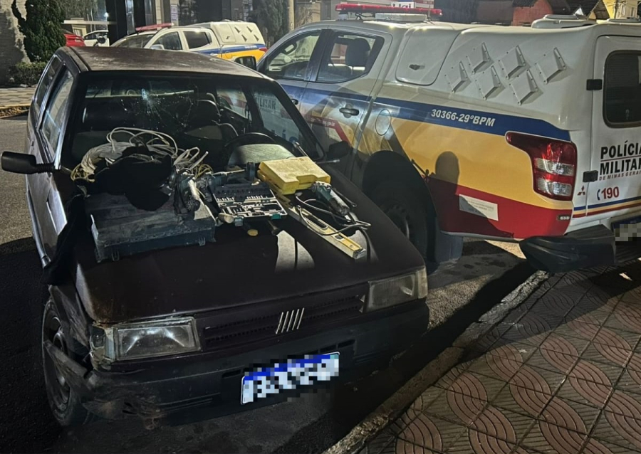 Dupla é presa após furtar carro e passar por câmeras de monitoramento